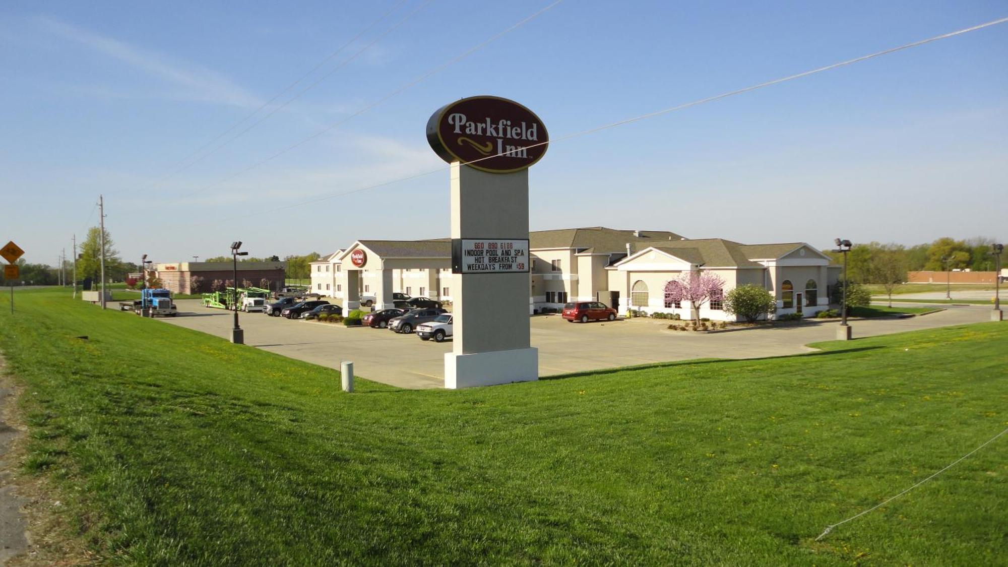 Parkfield Inn - Clinton Exterior photo