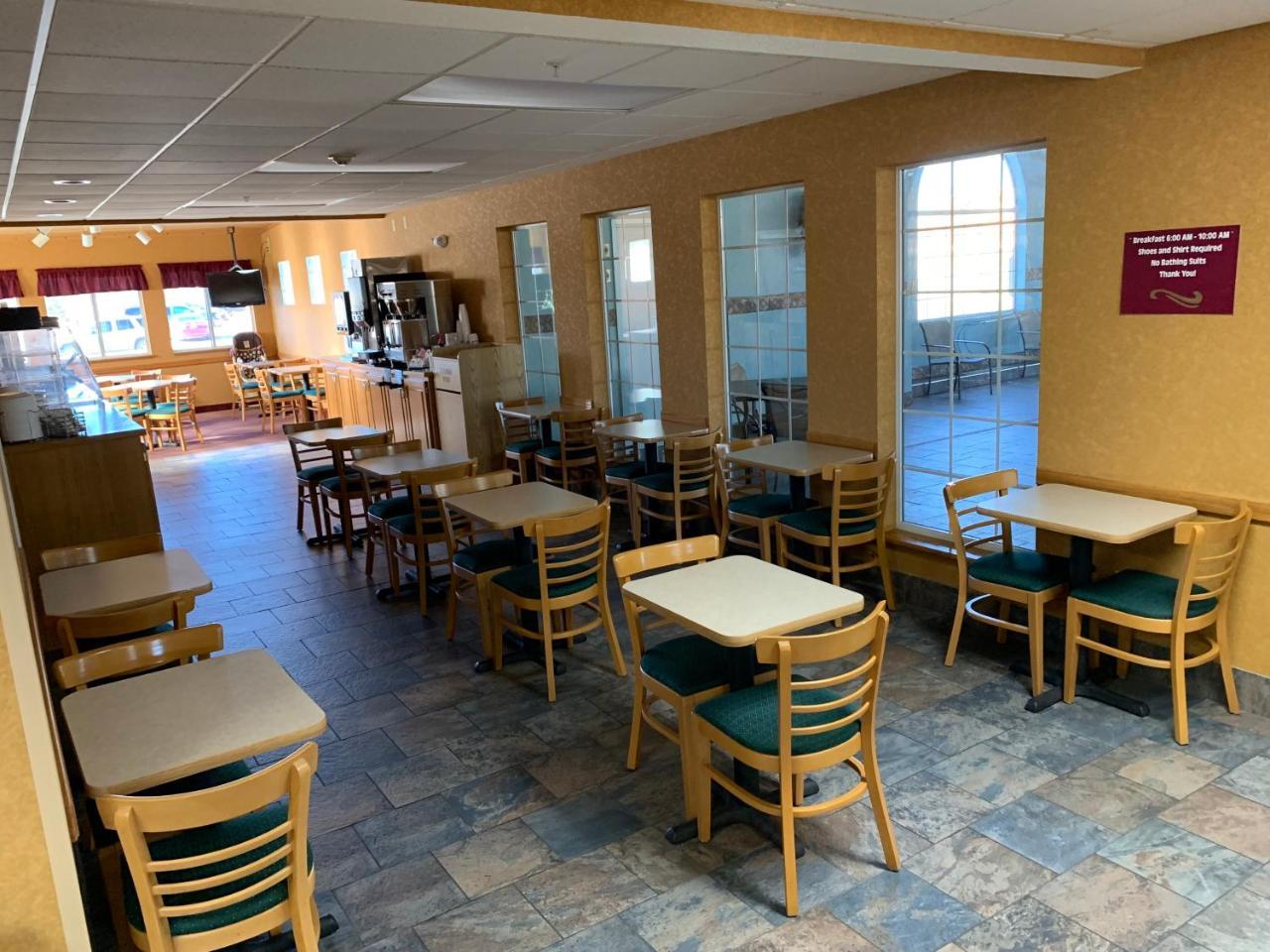 Parkfield Inn - Clinton Exterior photo